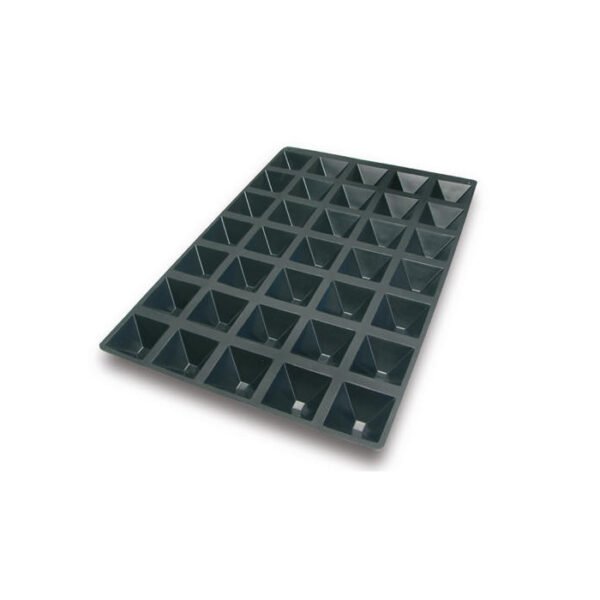 SQ057 - MOULE EN SILICONE 63 PYRAMID 72X72 H60 MM